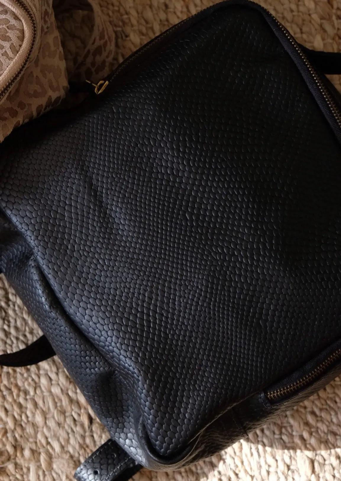 Mochila Chica Serpiente Negra - Valiz