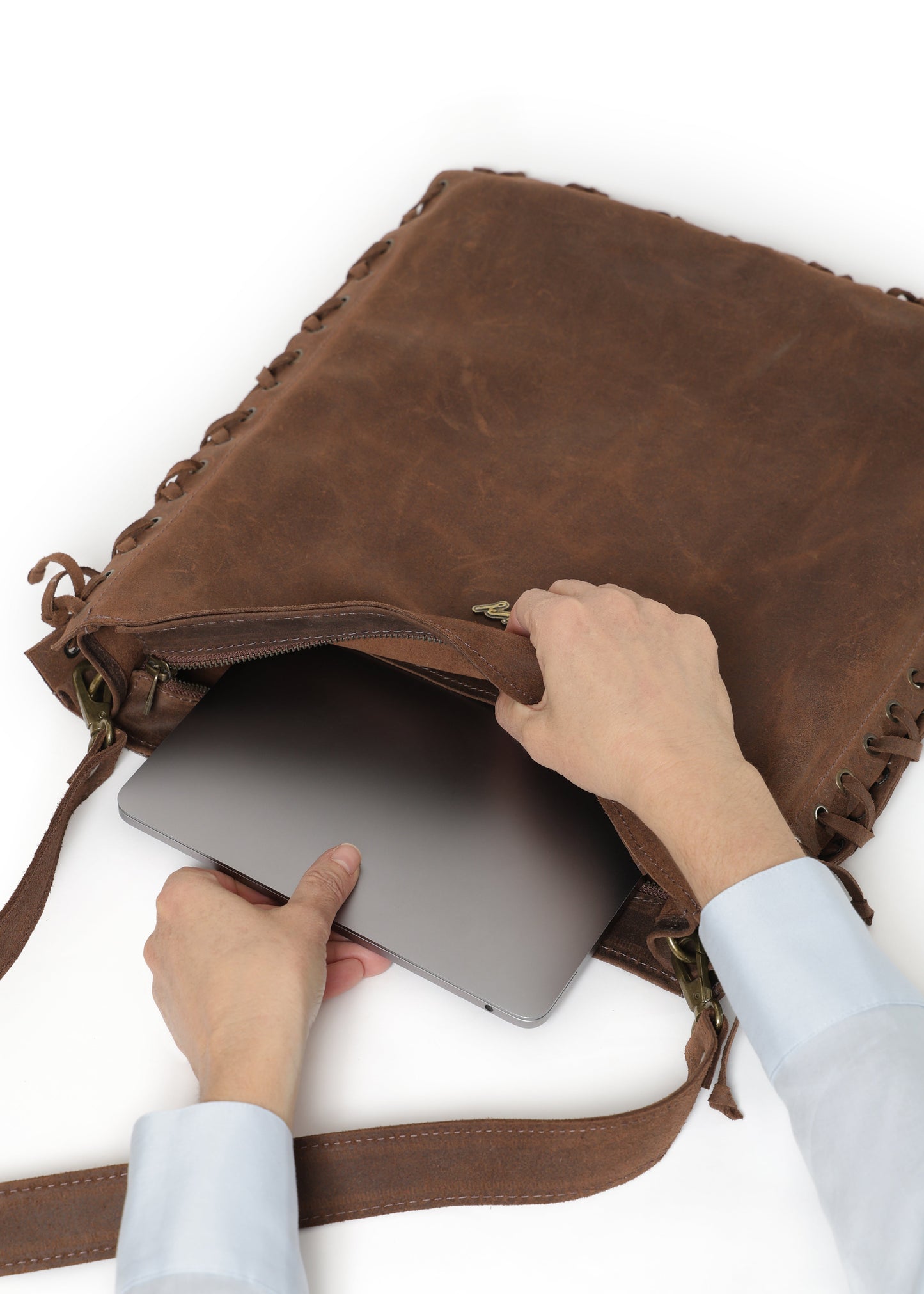 Cartera Zarga Mocha Mousse Valiz