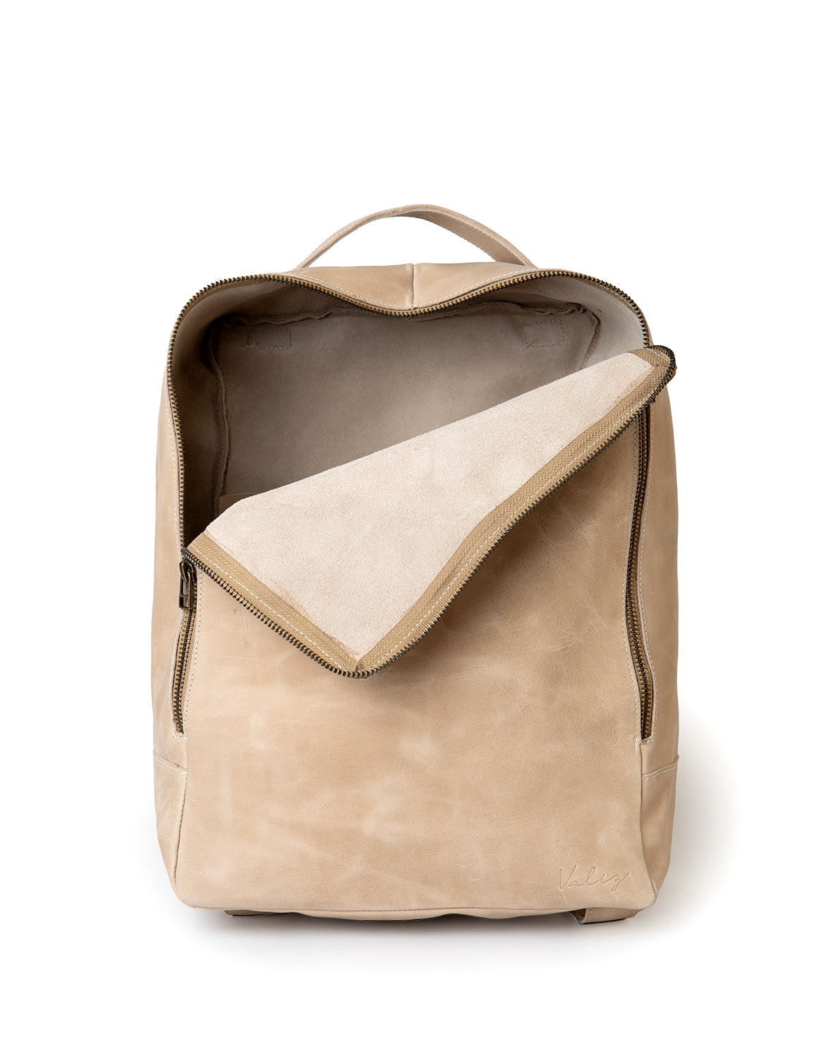 <transcy>Large Backpack Black Worn</transcy>