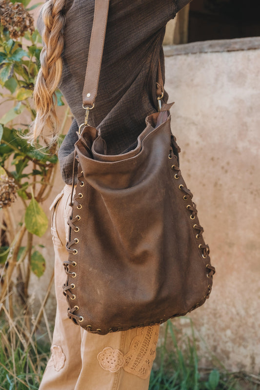 Cartera Zarga Mocha Mousse PREVENTA - Valiz