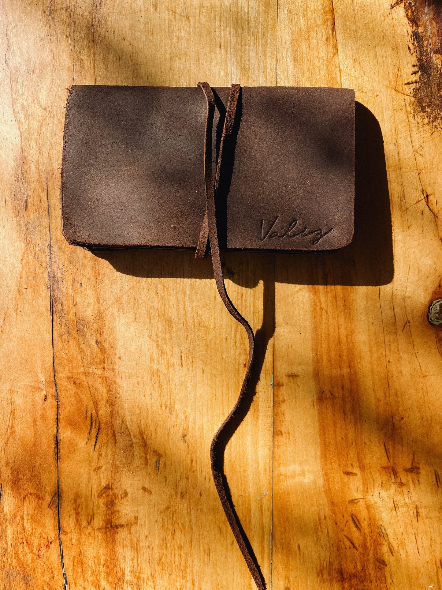 Tabaquera Mocha Mousse Valiz