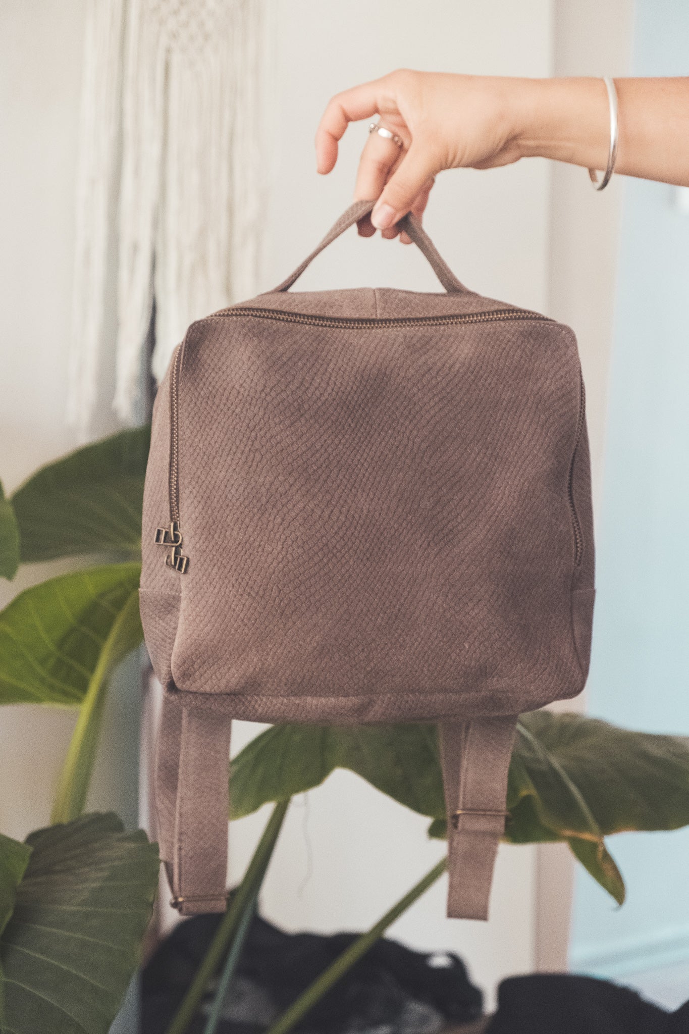 Mochila Chica Serpiente Gris